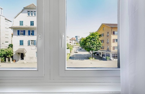 Seebach Apartment | Blueground | Seebach, washer, nr Zurich Zoo