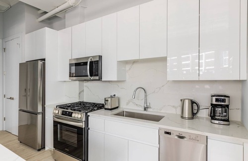 Downtown Chicago Apartment | Blueground | The Loop, AC, w/d, nr Willis Tower