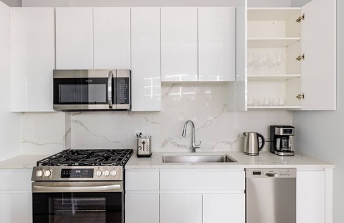 Downtown Chicago Apartment | Blueground | The Loop, AC, w/d, nr Willis Tower