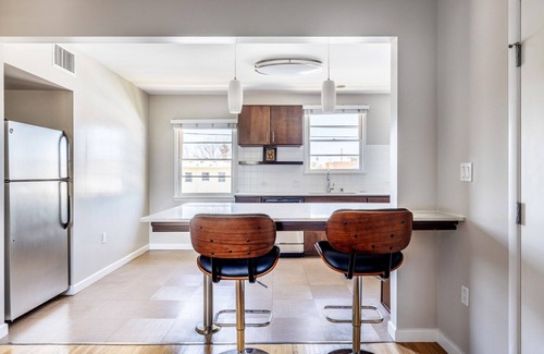 Venice Apartment | Blueground | Venice, pool, nr Venice Beach