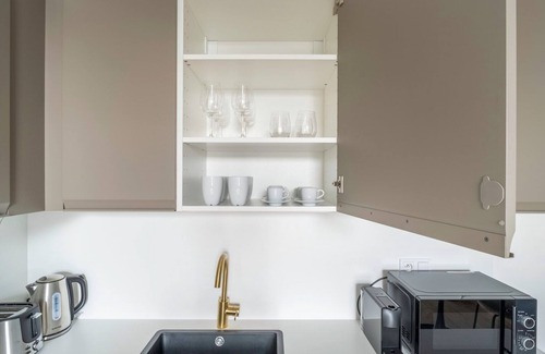 Vrsovice Apartment | Blueground | Vršovice, near renaissance–style park (PRG-7)