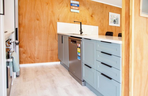 Paraparaumu Beach House | Bluegum Bach by the sea