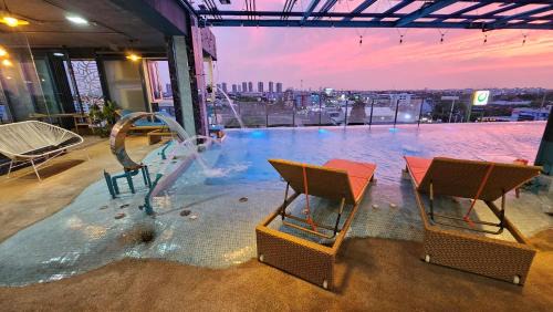 Ban Mai Hotel | BlueTel Re'sidencE Bangkok IMPACT - 1 Time Drop-Off Service to Impact