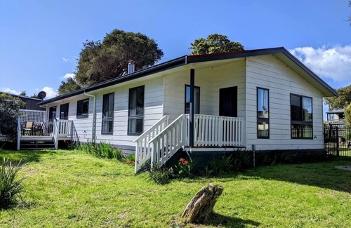 Loch Sport House | Bluff Retreat - Loch Sport Holiday Home Sleeps 8+