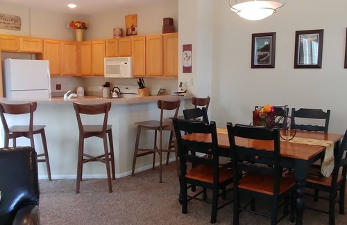 Southern Crossing House | Bluffs neighborhood, an 8 minute walk down to the Old Mill & River