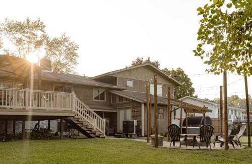 Berrien Springs House | Bluffview on the River with a hot tub sauna pool table and more