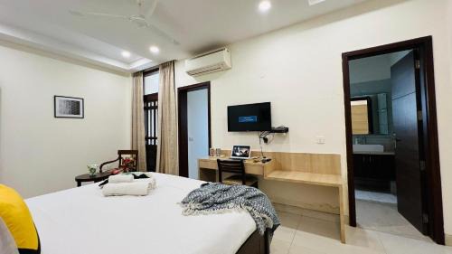 Gurugram Apartment | BluO Studio5 Golf Course Road - Gym, Terrace Garden
