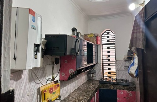 New Delhi Apartment | Blush & Boho Escape – Cozy 1BHK for Peaceful Stays