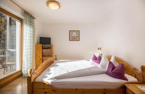 Monguelfo Apartment | Bnb Lettnerhof Balcony Family Suite