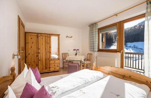 Monguelfo Apartment | Bnb Lettnerhof Balcony Family Suite