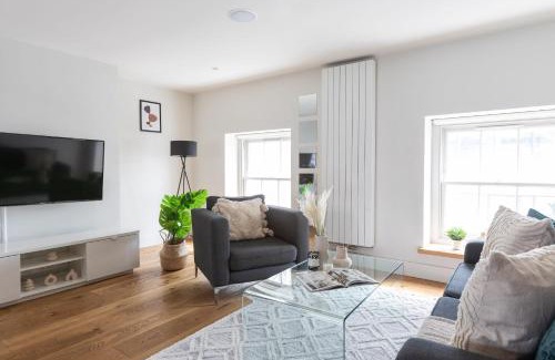 Fitzrovia Apartment | BnBNova - 2BR in Prime Soho & Fitzrovia