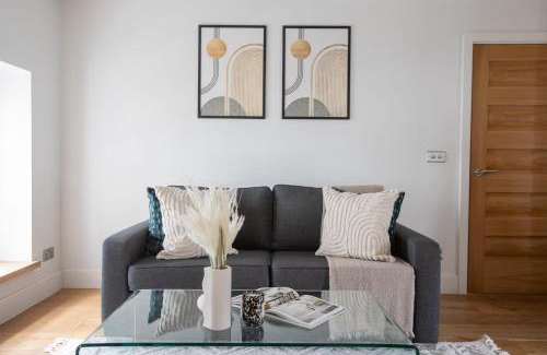 Fitzrovia Apartment | BnBNova - 2BR in Prime Soho & Fitzrovia