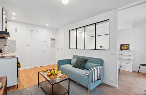 Quartier Saint-Ambroise Apartment | BnBNova - Le Marais