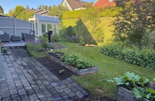 B House | Bo komfortabelt i Bø, på ferie eller jobb