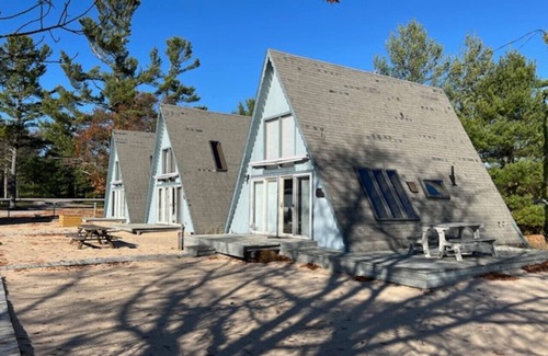 Oscoda Cabin | Boardwalk Beach 2 - Beachfront