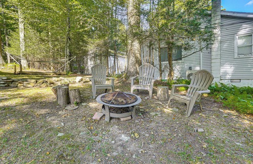 Greentown House | Boat, Hike & Fish: Rustic Greenwood Retreat