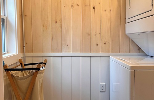 Seal Cove Cottage | Boathouse Efficiency Waterfront Cottage near Acadia National Park