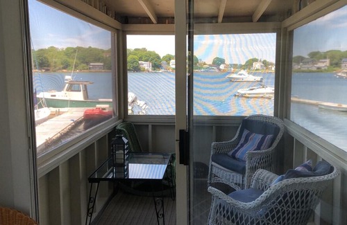 Gloucester Cabin | Boathouse on the Water; World-Class Sunsets