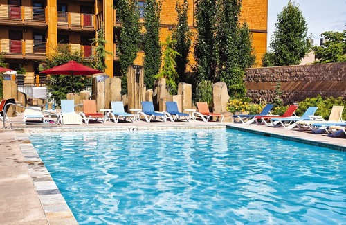 Chelan Resort | Boating, hiking, golfing, skiing and more!