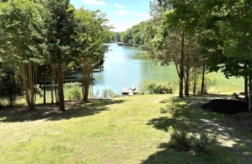 High Point House | Boats N Oats: Great family getaway, wifi, gentle lot, kayak