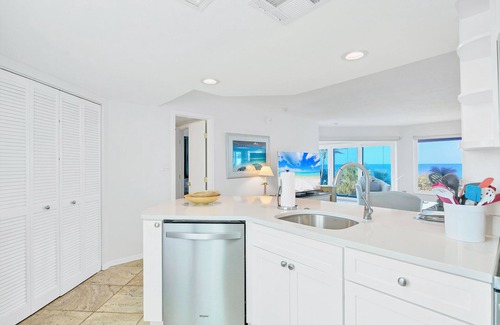 Boca Grande Condo | Boca Grande Club - Cozy Beachfront Condo - Panoramic Views - Sleeps 4