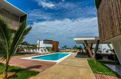 Bocapan Condo | Bocapan palm trees