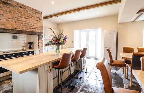 Trefeglwys Cottage | BODAIOCH HALL, pet friendly, luxury holiday cottage in Caersws
