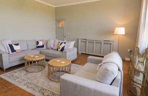 Bodorgan Cottage | BODORGAN INN, pet friendly, with hot tub in Niwbwrch (Newborough)