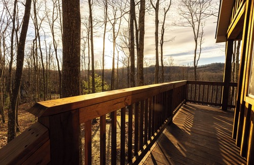 Cool Ridge Cabin | Boho Getaway for Two, Stay near the New River Gorge and Glade Creek Farm