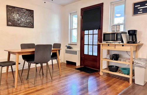 Westwood Apartment | BOHO Inspired, Pet Friendly, 2 bed 1 bath Apartment