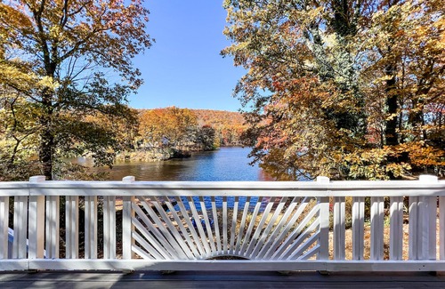 Jefferson House | Boho New Jersey lake house 1 hour from NYC