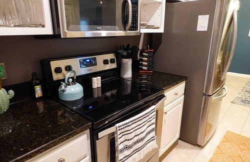 Rehoboth Beach Apartment | Boho Rehoboth condo-2bd/3.7mi beach/.5mi outlets
