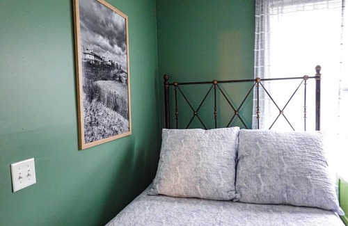Rehoboth Beach Apartment | Boho Rehoboth condo-2bd/3.7mi beach/.5mi outlets