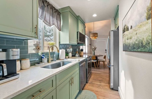 North End House | Boise Bungalow by Velo N End Studio w Hot Tub