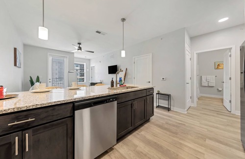 St. Peters Apartment | Bold 2215 I New I Free Parking