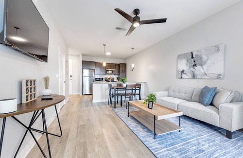 St. Peters Apartment | Bold 2216 I Stunning One Bedroom Modern Suite