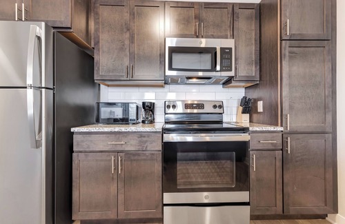 St. Peters Apartment | Bold 2216 I Stunning One Bedroom Modern Suite