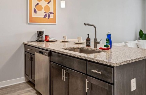 St. Peters Apartment | Bold 2325 I Parking I Pool I Gym I Parking