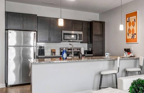 St. Peters Apartment | Bold 2325 I Parking I Pool I Gym I Parking