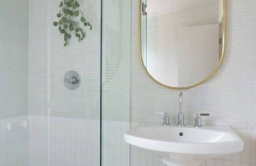 South Oceanside Apartment | 'Bold As Love' Suite 1 *Walking distance to beach & shops*