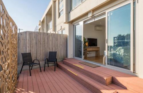 Bonbeach Apartment | 'Bon Beachfront Haven' Cosy Coastal Calm