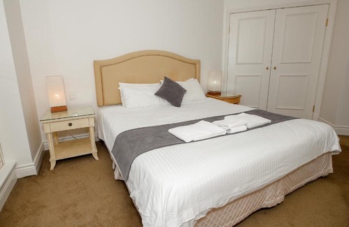 Sydney Central Business District Apartment | Bond 1603 Self Catering
