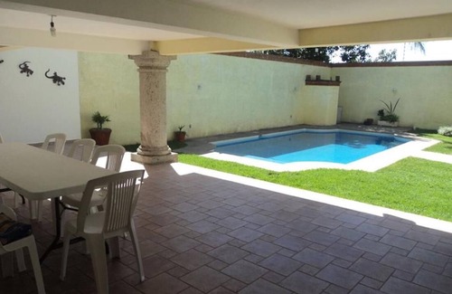 Lomas de Trujillo House | Bonita casa en Cuernavaca con alberca y jardin