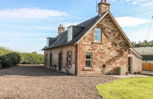 Jedburgh Cottage | BONJEDWARD MILL FARM COTTAGE, pet friendly in Jedburgh