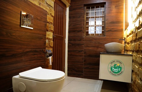 Kuttikkanam Bed & Breakfast | BonsNest Holiday Cottages - Non Balcony Suite
