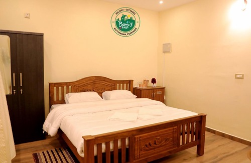 Kuttikkanam Bed & Breakfast | BonsNest Holiday Cottages - Non Balcony Suite