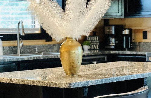 Broken Bow Cabin | Book 3 and Get 4th Night FREE! The Custard Apple Luxury Cabin with Hot Tub