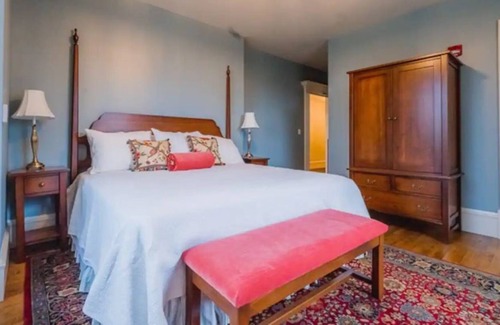 Millersburg House | Book a suite! New 8 room hotel on historic campus.