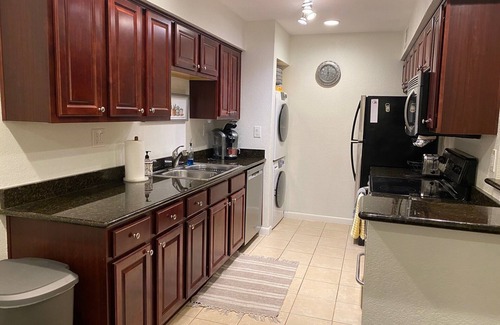 Las Colinas Horizontal Condo | Book Now! GREAT LOCATION 2Bd 2Ba, Pool View , Greenbelt, Walk the Silverado Path