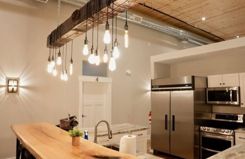 Willoughby Hills Apartment | Book The Entire Carriage House Inn for your party of up to 40 people!
